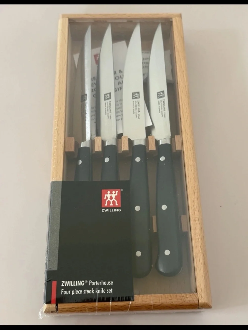 New ZWILLING J.A. Henckels Porterhouse Steak Knife Boxed Set Stainless Blades Bl